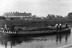 Quanting or setting the Humber keel EDWARD.