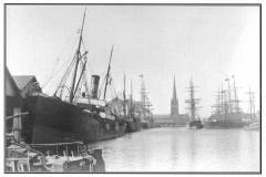 GDMA010 Ship Dock, port of Goole, circa 1896