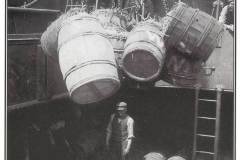 GDMA063 Goole dockers at work, circa 1907 GDMA063 Goole dockers at work, circa 1907