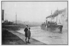 GDMA087 Youngsters seeing off the SS Chasmoor, circa 1927/28. GDMA087 Youngsters seeing off the SS Chasmoor, circa 1927/28.