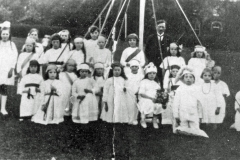 Children Maypole dancing in Goole.