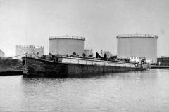 Tanker barge Farndale H on the River Aire at Knottingley.