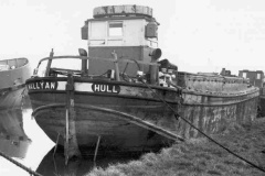 The barge Mallyan at Thorne.
