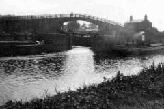 The entrance to the Calder and Hebble Navigation.