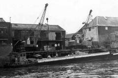 Unloading at Furley Wharf, Gainsborough.