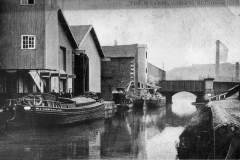 Aspley on the Huddersfield Broad Canal.