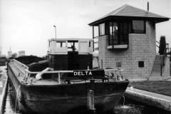 The British Waterways motor barge Delta in Sykehouse Lock.