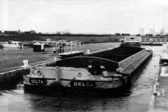 The British Waterways motor barge Delta in Sykehouse Lock.