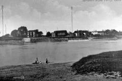 A postcard entitled Howden Dyke Ferry.