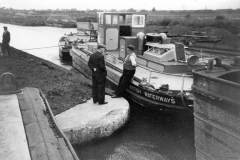 British Waterways tug No 6 possibly under test.