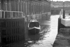 Earnest approaching Rotherham Town Lock.
