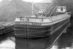 The motor barge Soar on the River Trent.