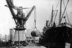 Lifting a 48.5 ton boiler.