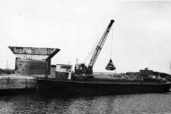 Barge Dunbuck at Knottingley.