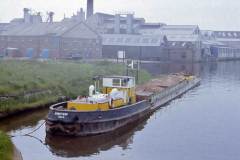 The sand laden barge Knostrop.