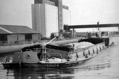 The motor barge MOSSDALE H.