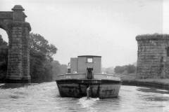 The motor barge No 20.