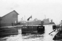 The self-propelled lighter BESLINE.