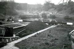 ELIZABETH B rising up Thornhill Locks.