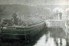 A flyboat at the Double Lock, Dewsbury.