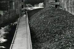 A barge entering Millbank Lock, Dewsbury.