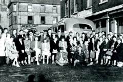 Day trippers outside Sydney Hotel, Goole.