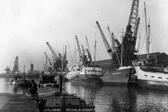 The motor barges SEMLOH and COLWICK.
