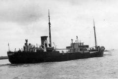Leicesterbrook under way on the River Ouse.