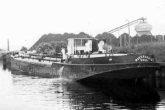 Moredale H discharging fuel oil.