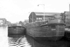 Humber Renown below Leeds Lock.