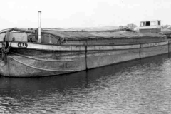 The barge Till underway on the Aire and Calder Navigation.