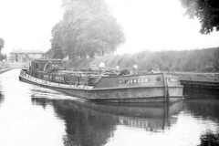 JONDOR on the Aire & Calder Navigation.