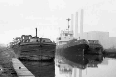 Motor barges Thomas Porter and Holmwood