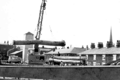 Discharging 3-ton beech logs in Goole Docks.