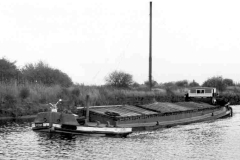 The fully laden motor barge Radius.