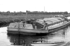A barge on the New Junction Canal.