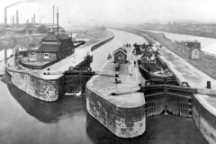 The different size of lock at Knostrop Lock, Leeds.