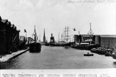 A postcard of the Zeppelin raid on Goole.