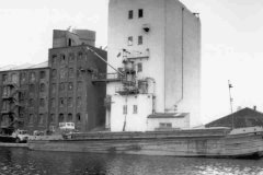 Barge Goole Star unloading at the Hudson, Ward Mill, Goole.