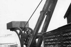 A vintage Leeds and Liverpool Canal crane.