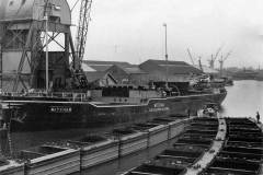 Collier MV Mitcham loading coal at No 3 Compartment Boat Hoist.