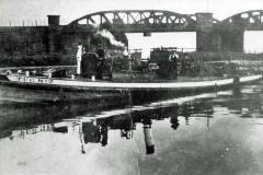 Steam tug No 2 above Knostrop Fall Lock.