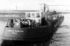 HUMBER RENOWN on the Aire & Calder Navigation.