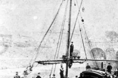 Unloading a keel at Tadcaster.