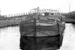The motor barge Saira leaving Fall Ings Lock 1 at Wakefield.