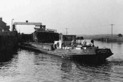 Tanker barge Berriedale H approaching Woodnook Lock No 6.