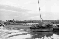The motor barge Selby Michael.