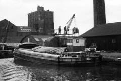 Discharging sacks at Rawcliffe Bridge wharf.